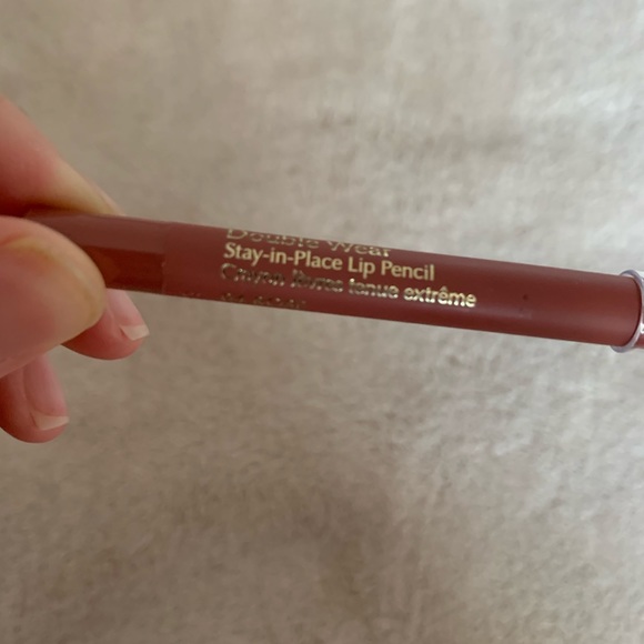 COLLEGE SALE ESTEE LAUDER LIP PENCIL - Picture 3 of 4